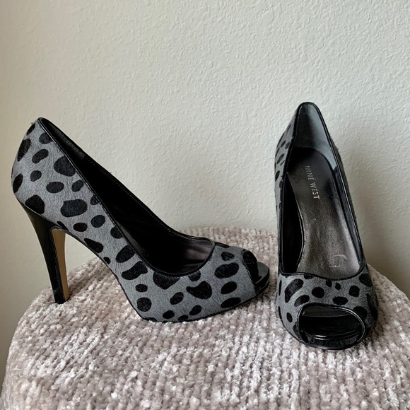 NINE WEST Pony Hair Print Peep Toe Heels 7.5 - Picture 2 of 12